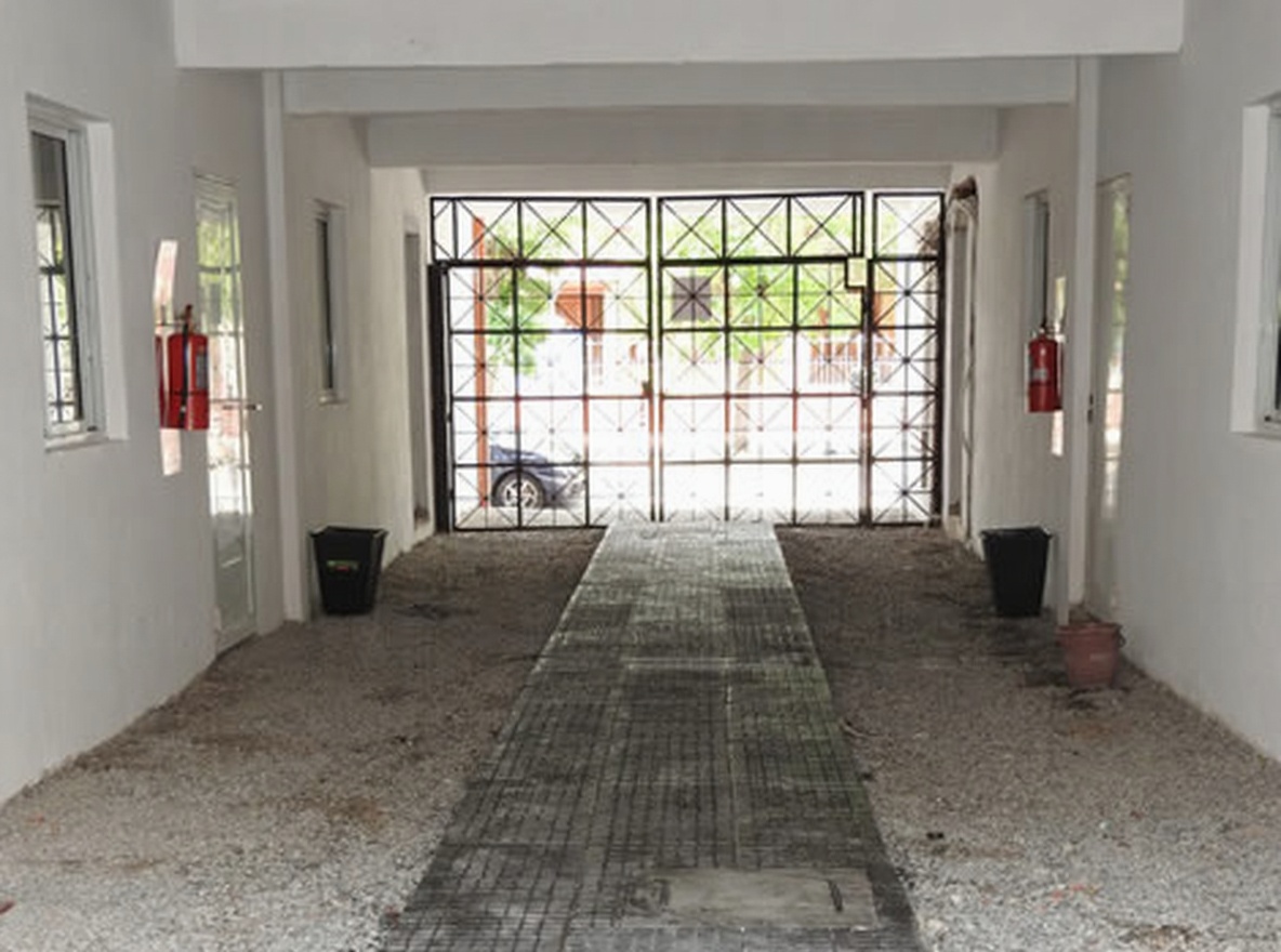 Departamentos sobre avenida principal en Santa Teresita miniatura 12