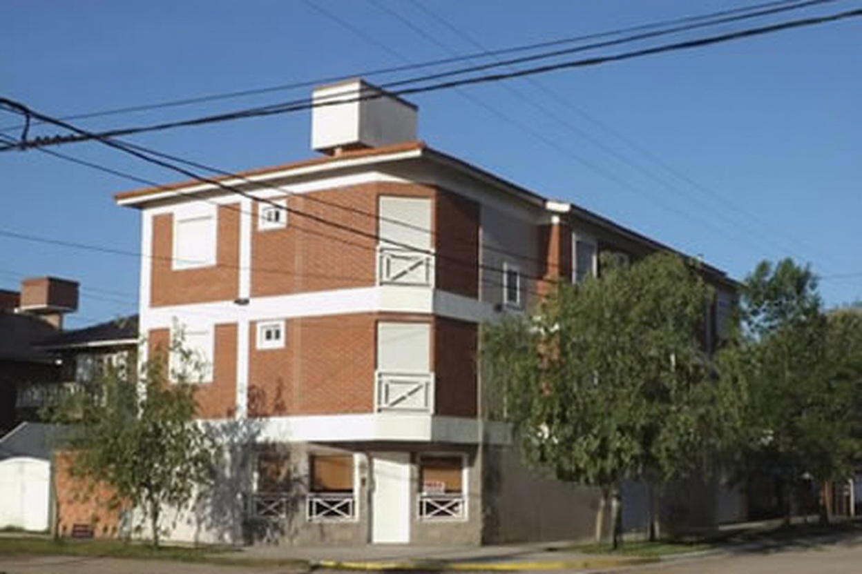 Departamentos con cochera y parrilla en Lucila del Mar