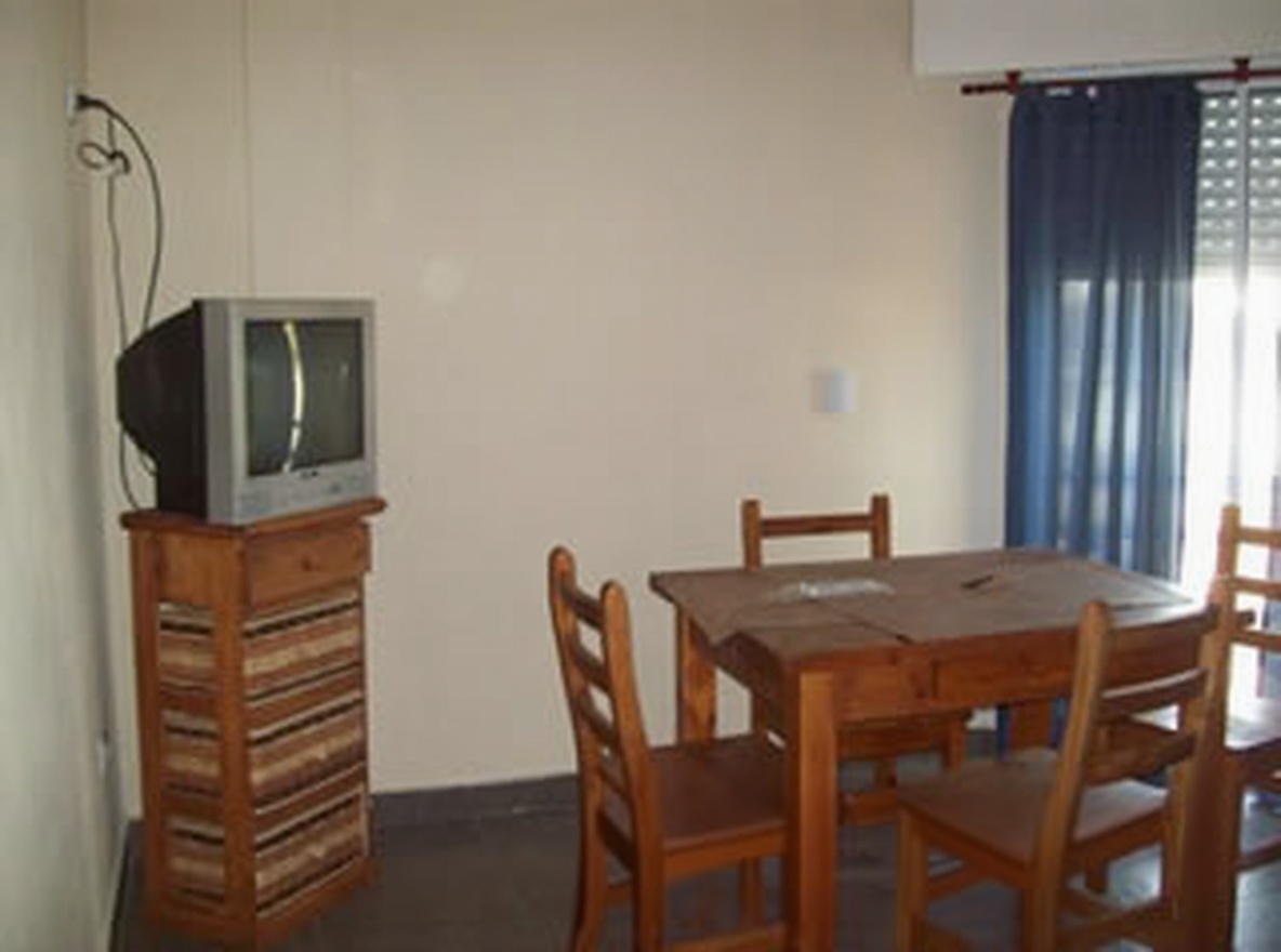 Departamentos con cochera y parrilla en Lucila del Mar miniatura 4