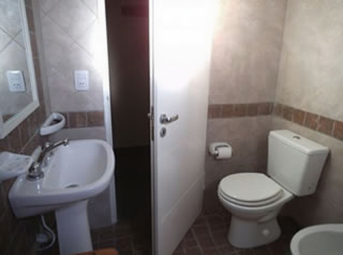 Departamentos con cochera y parrilla en Lucila del Mar miniatura 9