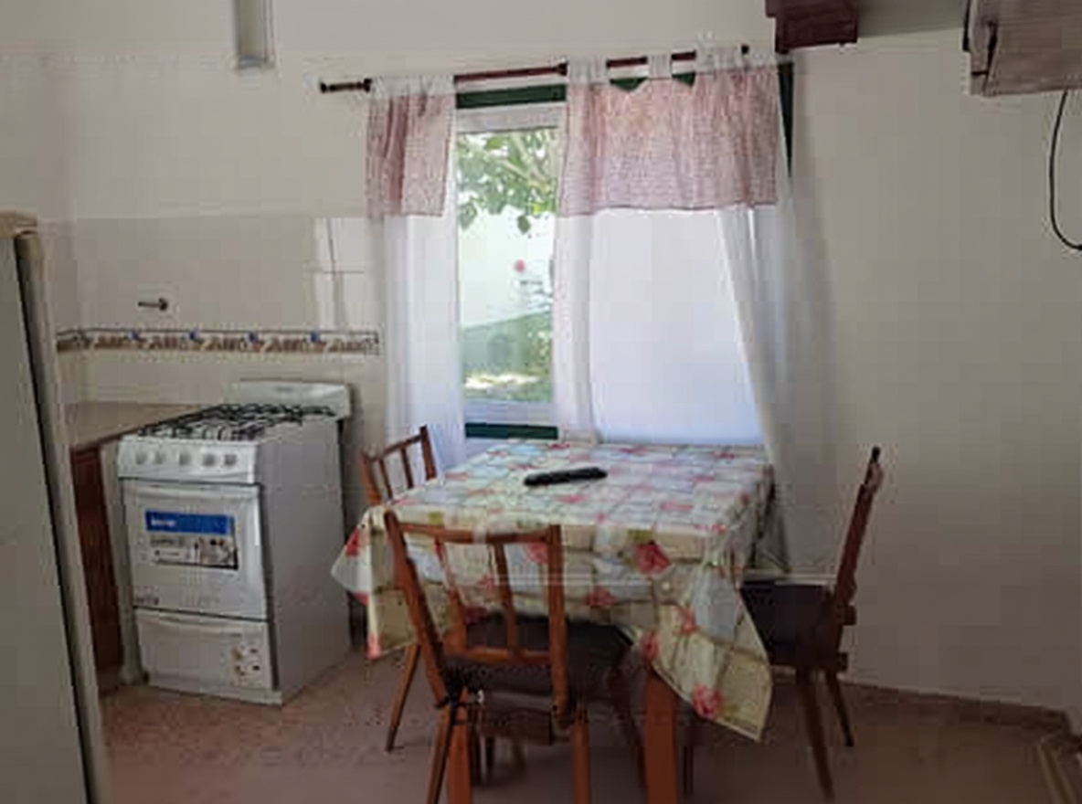 Departamentos con pileta y parrilla a 6 cuadras del mar en Lucila del Mar miniatura 12