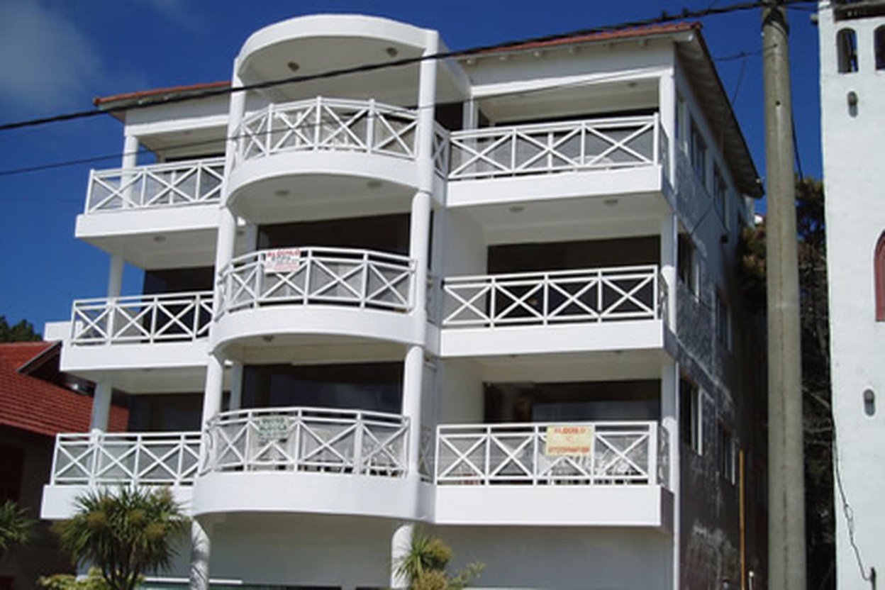 Departamentos con balcón y vista al mar frente al mar en Costa del Este