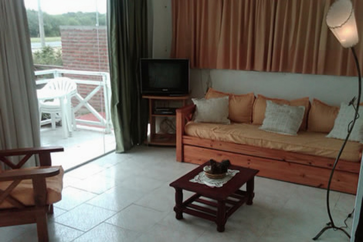 Departamentos con balcón y vista al mar frente al mar en Costa del Este miniatura 5