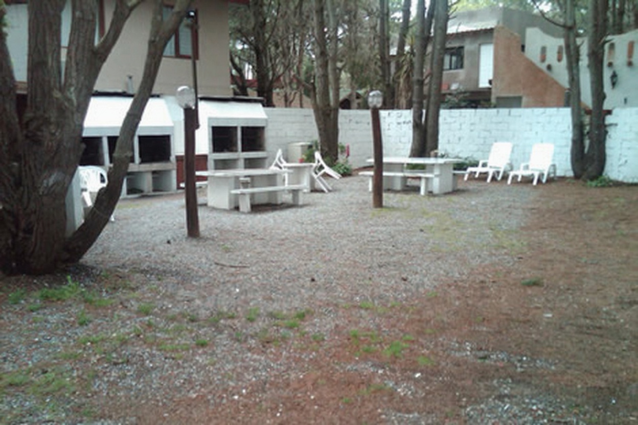 Departamentos con balcón y vista al mar frente al mar en Costa del Este miniatura 9