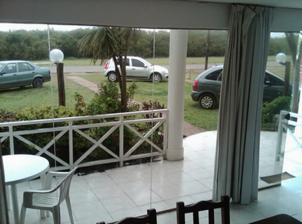 Departamentos con balcón y vista al mar frente al mar en Costa del Este miniatura 12