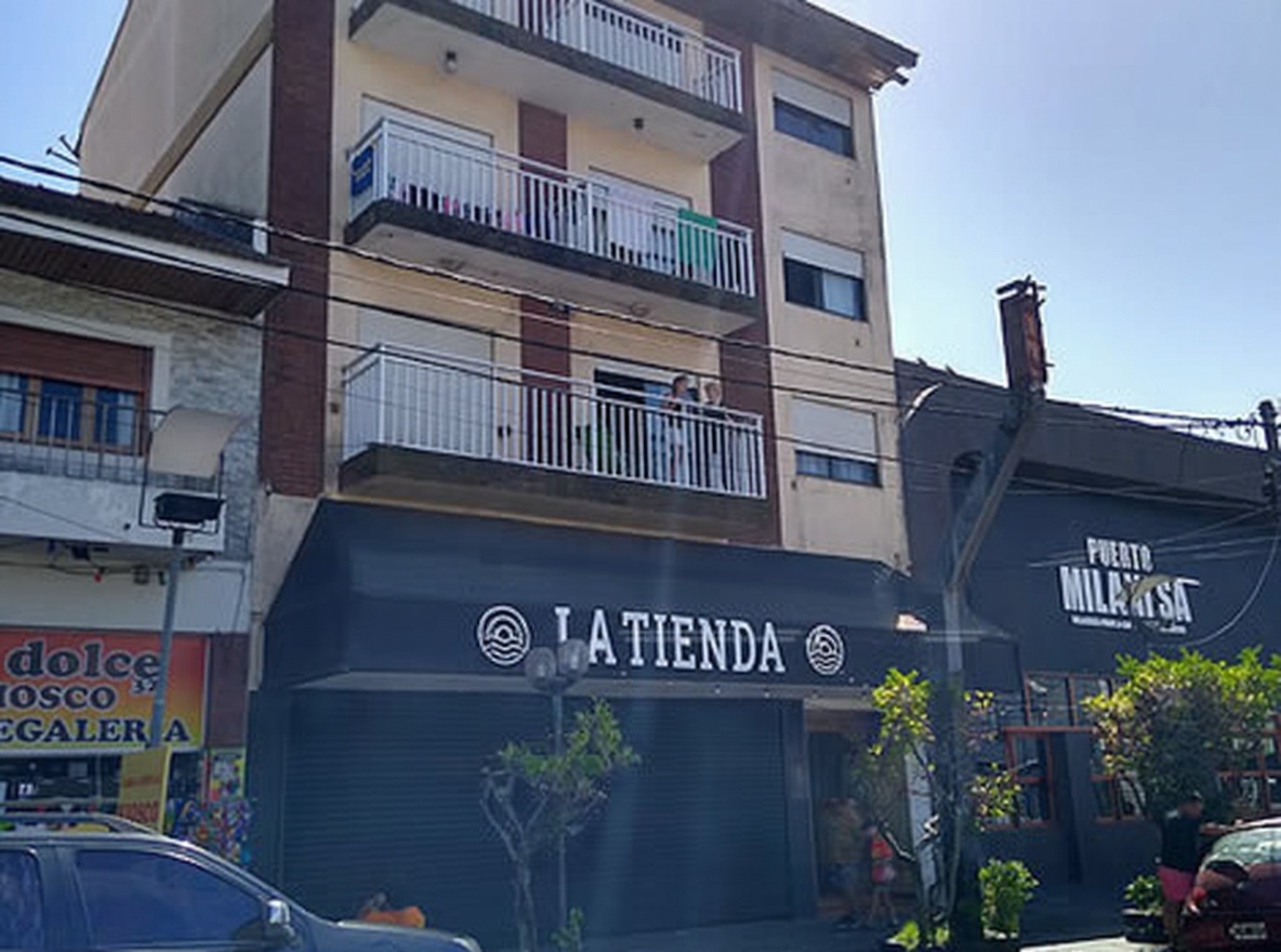 Departamentos sobre peatonal y a media cuadra del mar en Santa Teresita