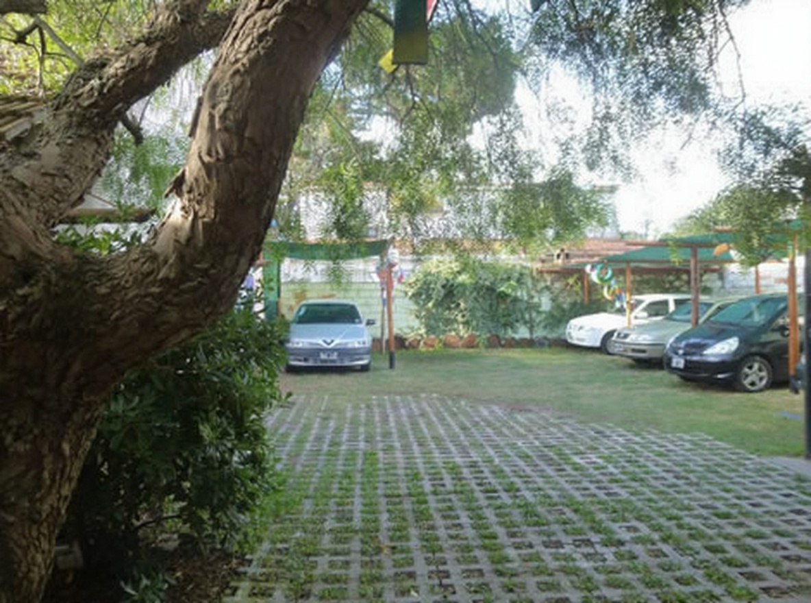 Departamentos con patio y parrilla a 300 metros del mar en Santa Teresita miniatura 9