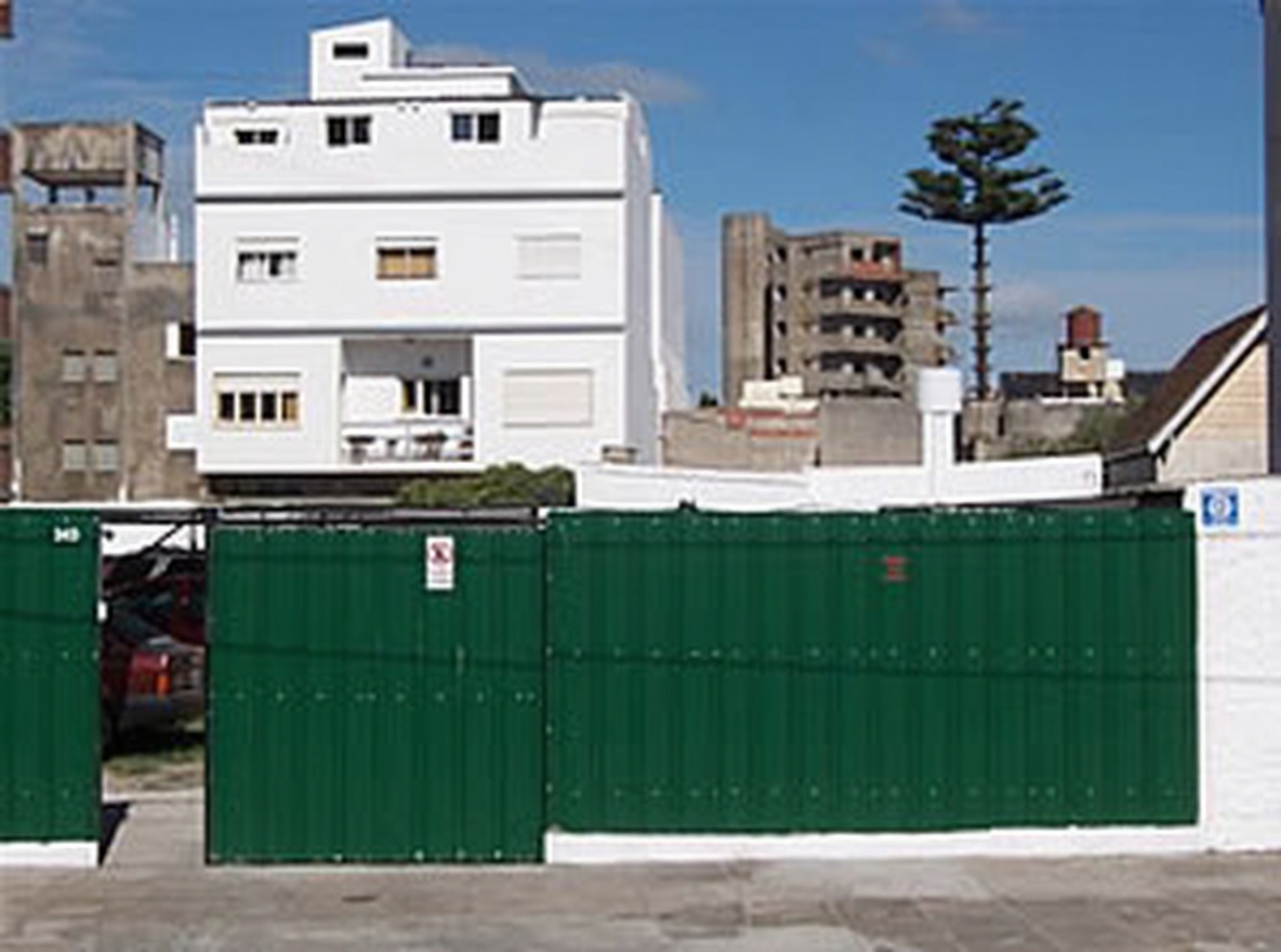 Departamentos con pileta y parrilla frente al mar en Santa Teresita miniatura 2