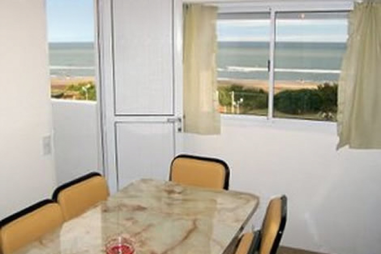Departamentos con pileta y parrilla frente al mar en Santa Teresita miniatura 9