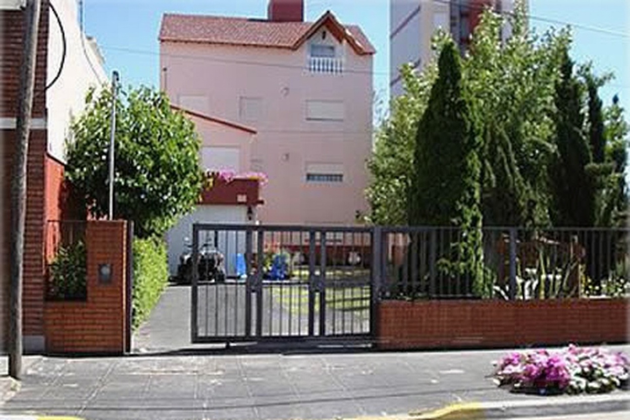 Departamentos con cochera a 200 metros del mar en Santa Teresita foto 1