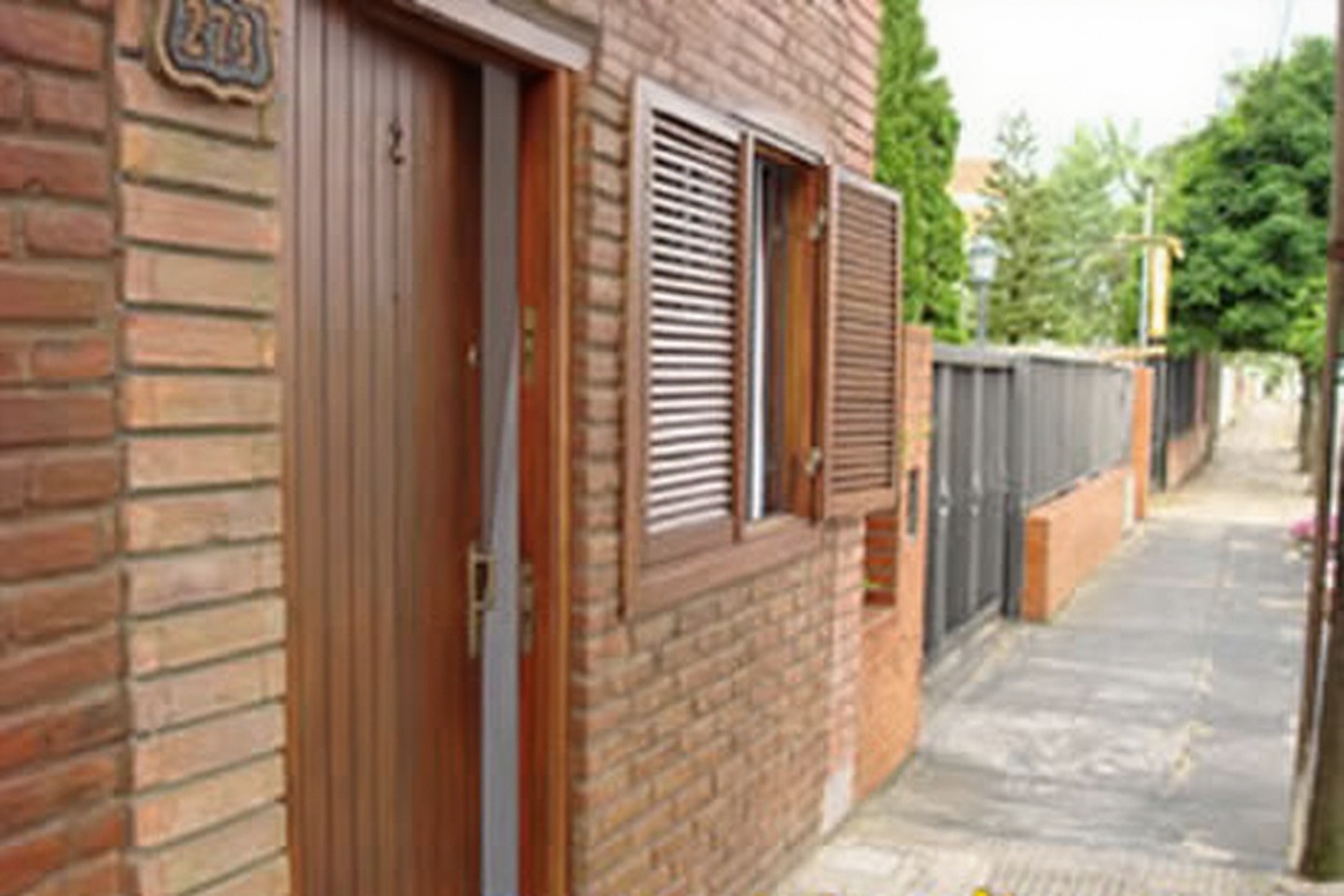 Departamentos con cochera a 200 metros del mar en Santa Teresita miniatura 2