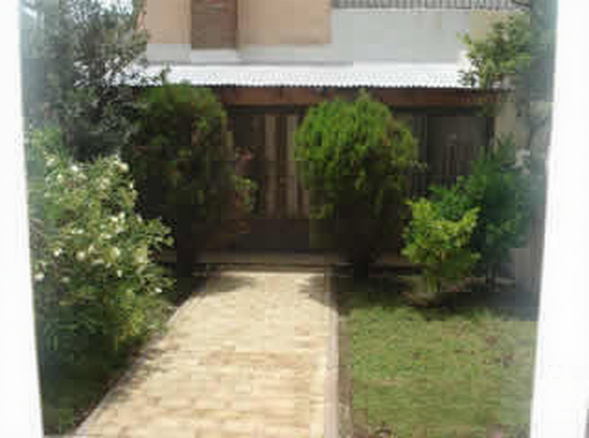 Departamentos con patio y parrilla a 150 metros del mar en Santa Teresita miniatura 9