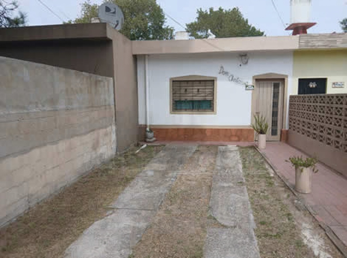 Departamentos a 150 metros del mar en San Clemente del Tuyú miniatura 2