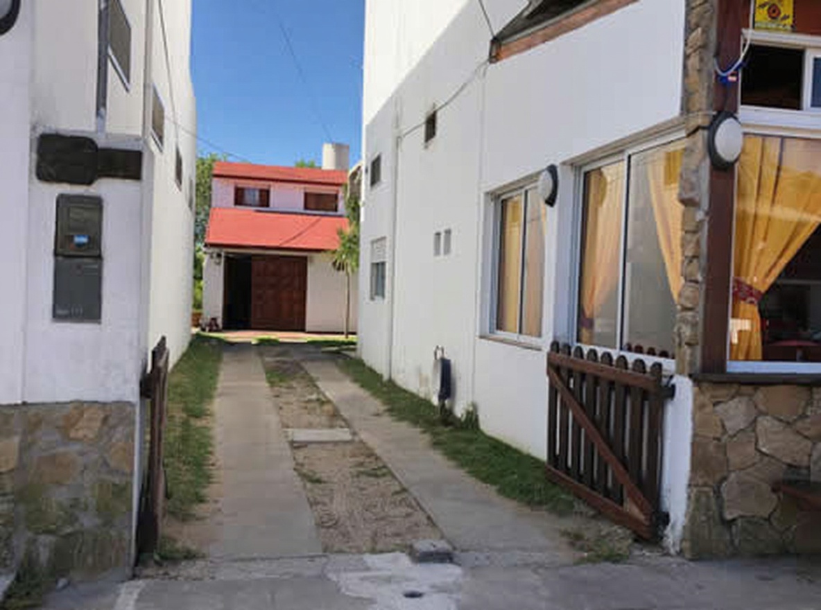 Departamentos con parque y parrilla a 5 cuadras del mar en Las Toninas