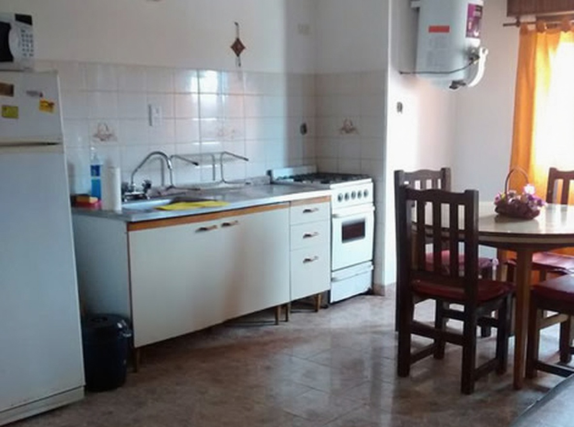 Departamentos con cochera a 100 metros del mar en Las Toninas miniatura 4