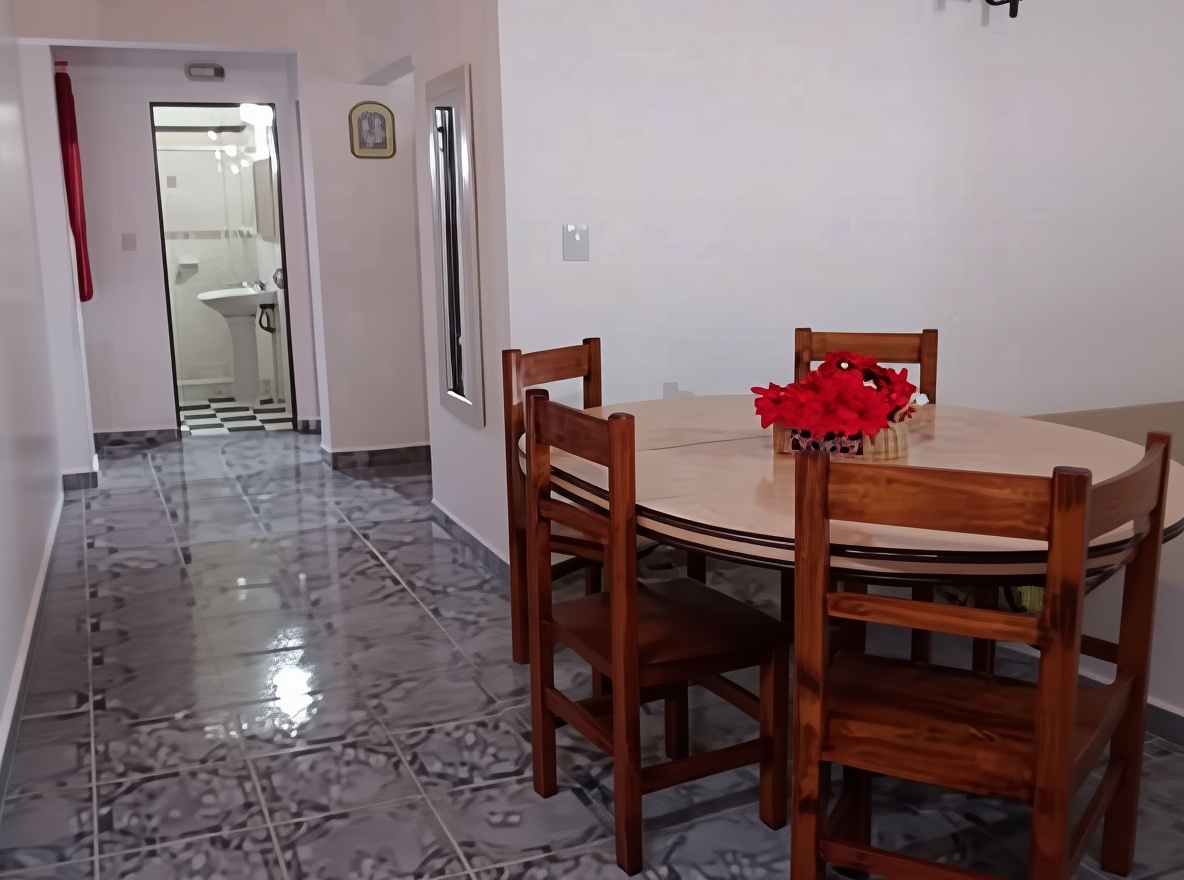 Departamentos con cochera a 100 metros del mar en Las Toninas miniatura 9