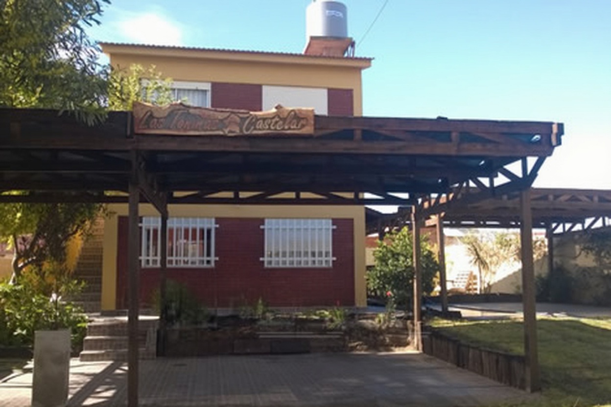 Monoambiente con parque y parrilla a 100 metros del mar en Las Toninas