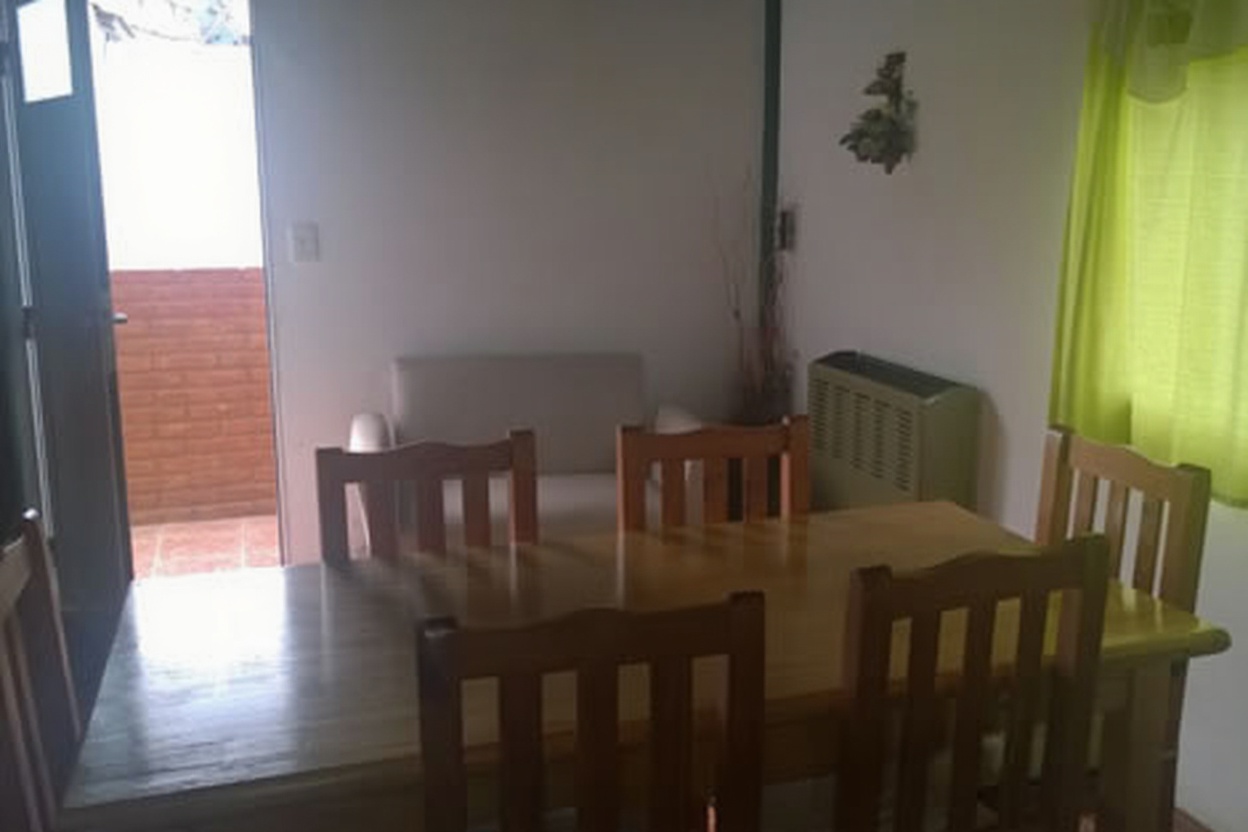 Monoambiente con parque y parrilla a 100 metros del mar en Las Toninas miniatura 9