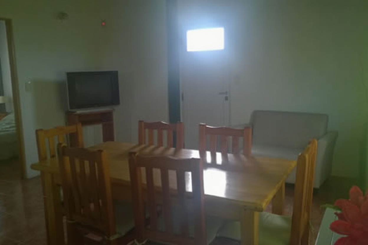 Monoambiente con parque y parrilla a 100 metros del mar en Las Toninas miniatura 10