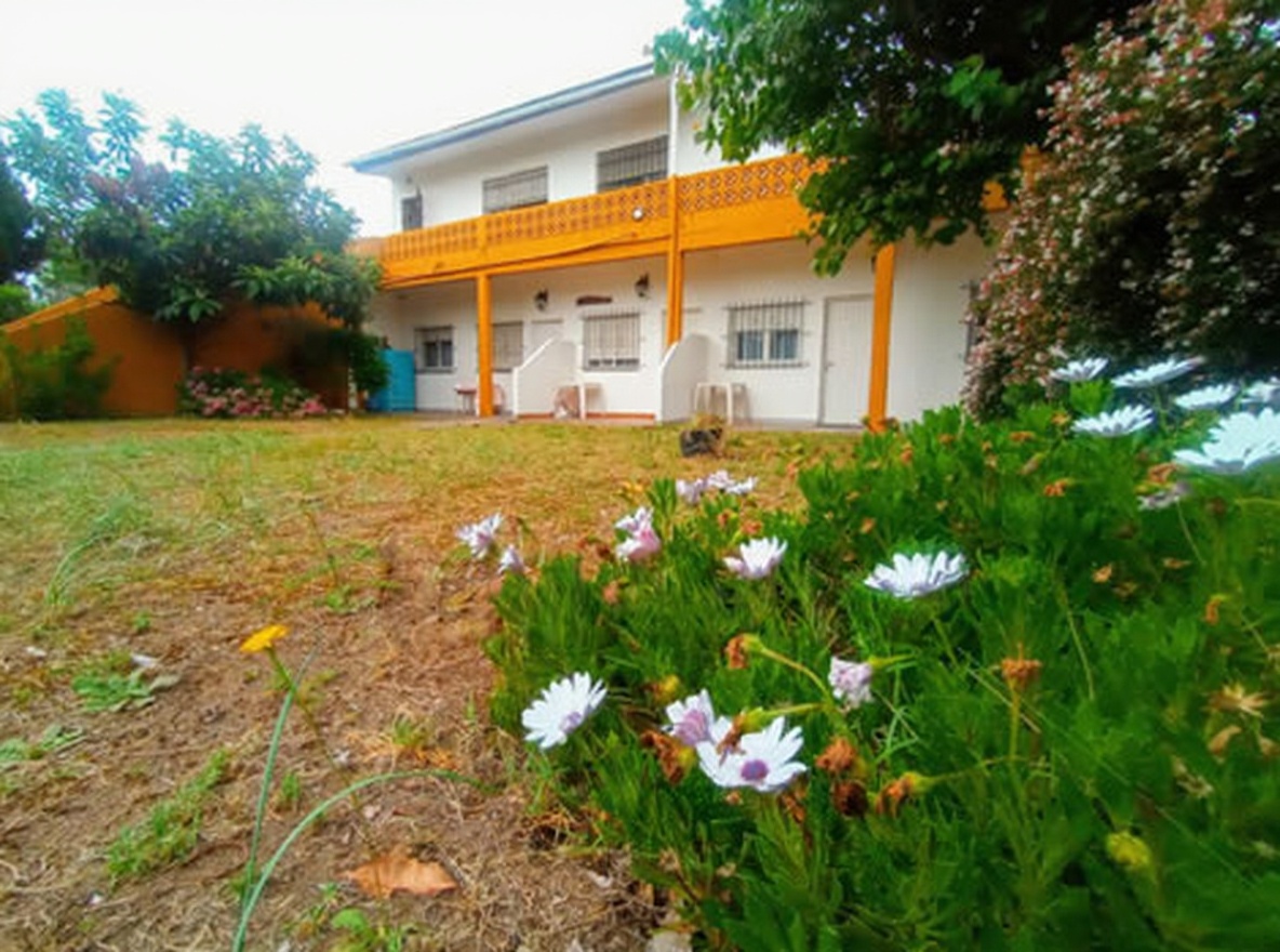 Departamentos con cochera a 200 metros del mar en Las Toninas