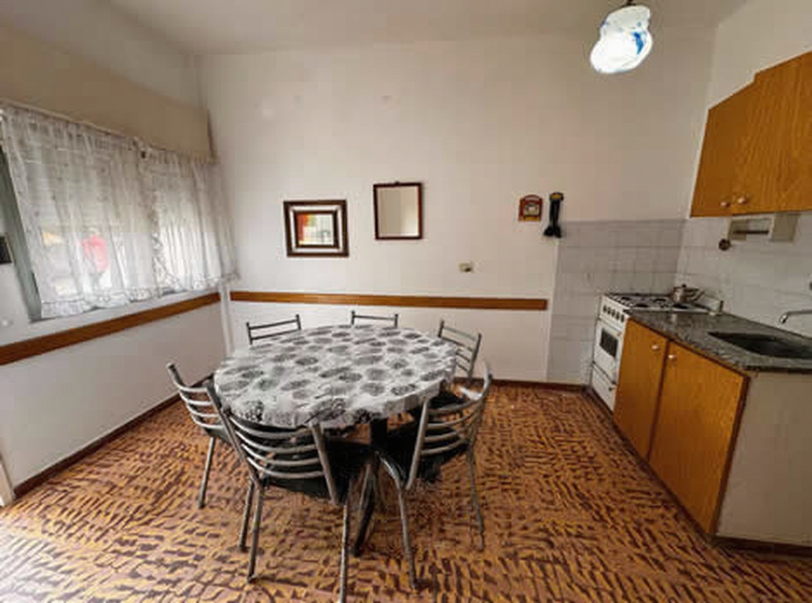 Departamentos con cochera a 200 metros del mar en Las Toninas miniatura 5