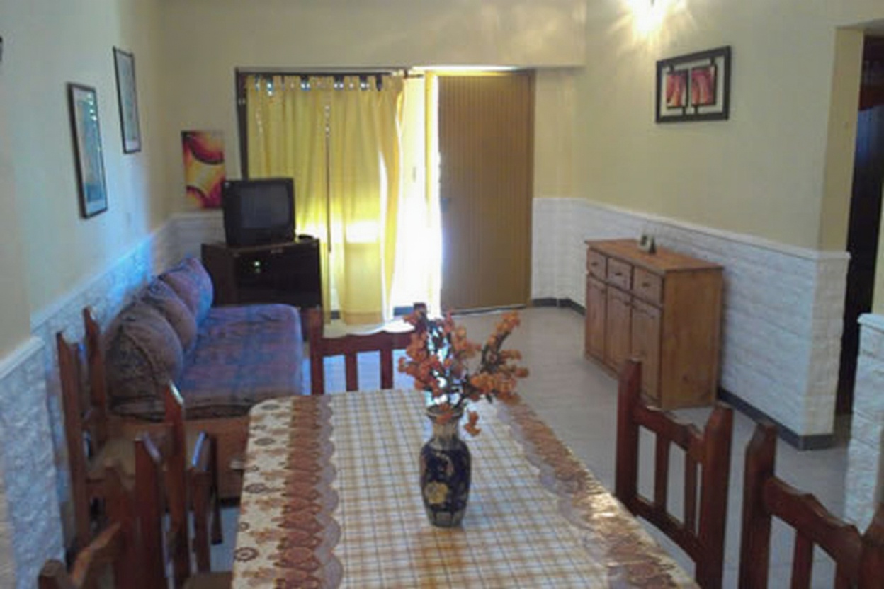 Dúplex con parrilla a 2 cuadras del mar en Las Toninas miniatura 2