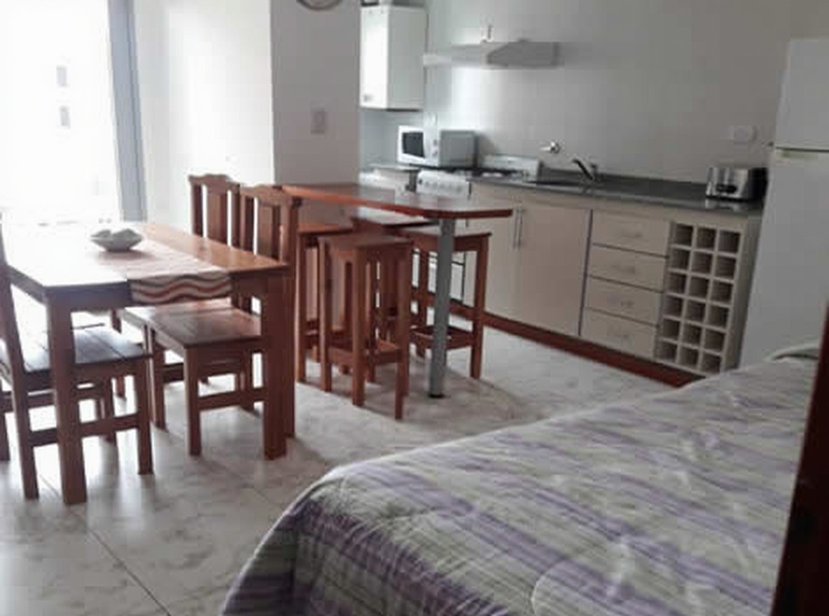 Departamentos con pileta y parrilla a 2 cuadras del mar en Santa Teresita miniatura 2