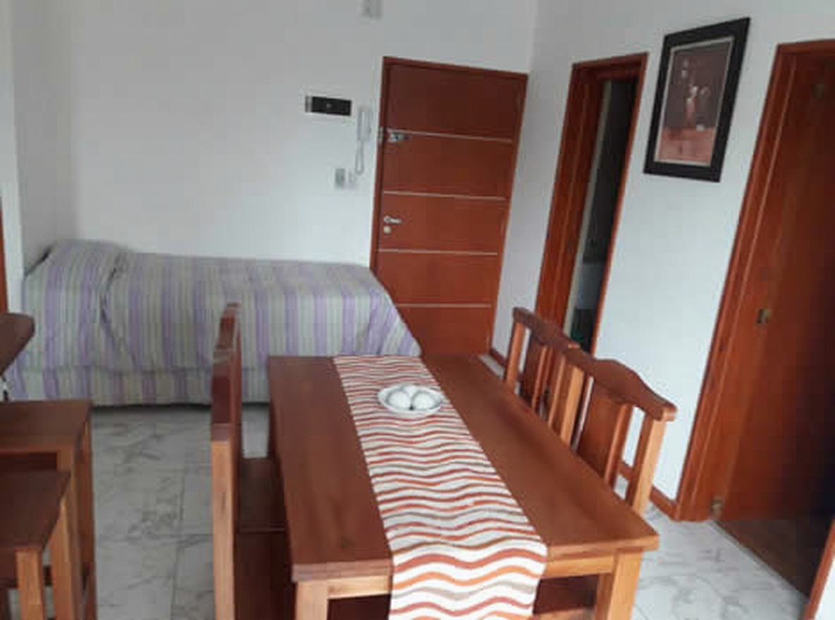 Departamentos con pileta y parrilla a 2 cuadras del mar en Santa Teresita miniatura 3