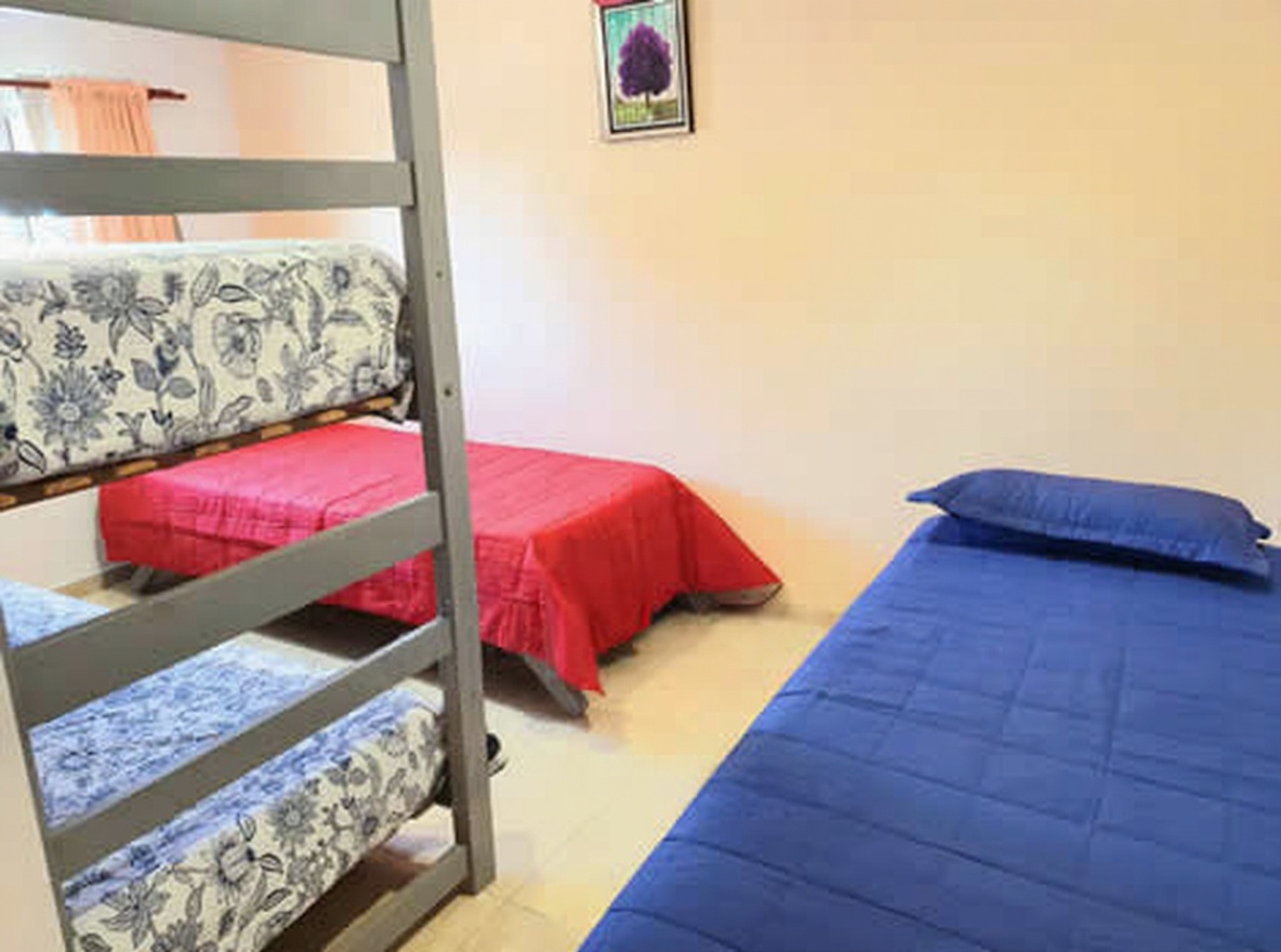 Departamentos para 3, 7 y 8 personas cerca del mar en Mar de Ajó miniatura 10