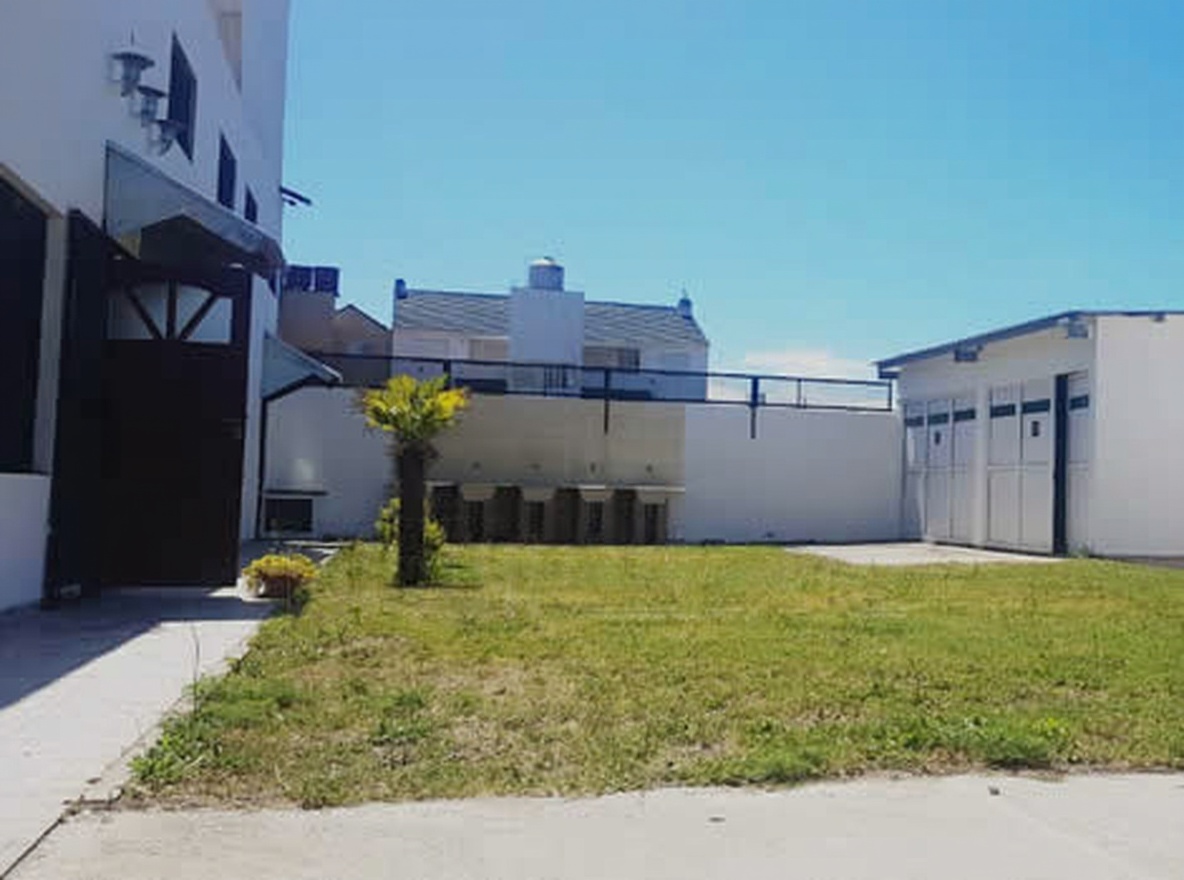 Departamentos para 3, 7 y 8 personas cerca del mar en Mar de Ajó miniatura 12