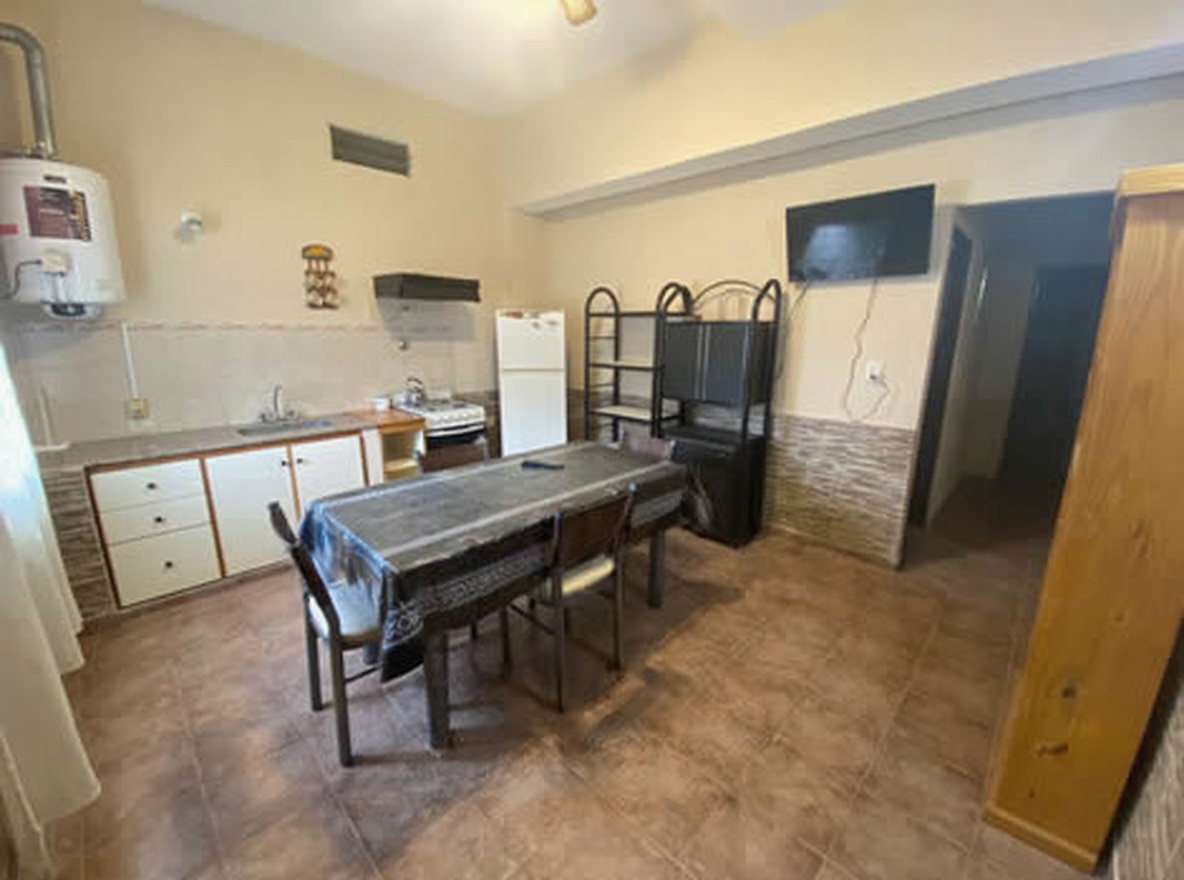 Departamentos para 4 personas con WiFi y patio en Mar de Ajó miniatura 2