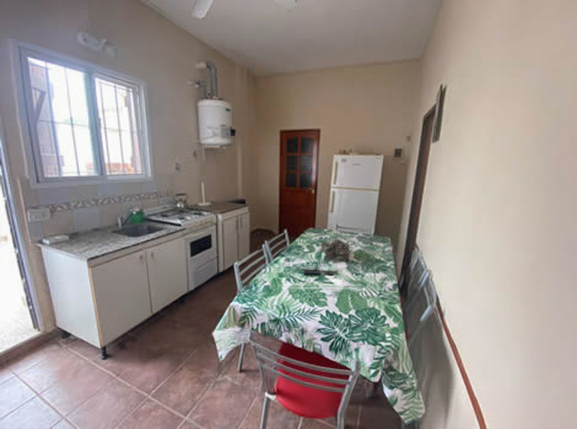 Departamentos para 4 personas con WiFi y patio en Mar de Ajó miniatura 5