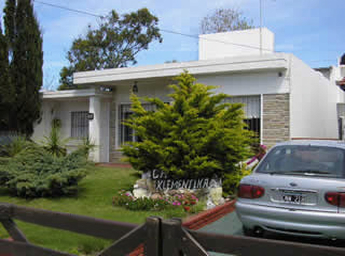 Departamentos a 50 metros del mar en San Clemente del Tuyú miniatura 3