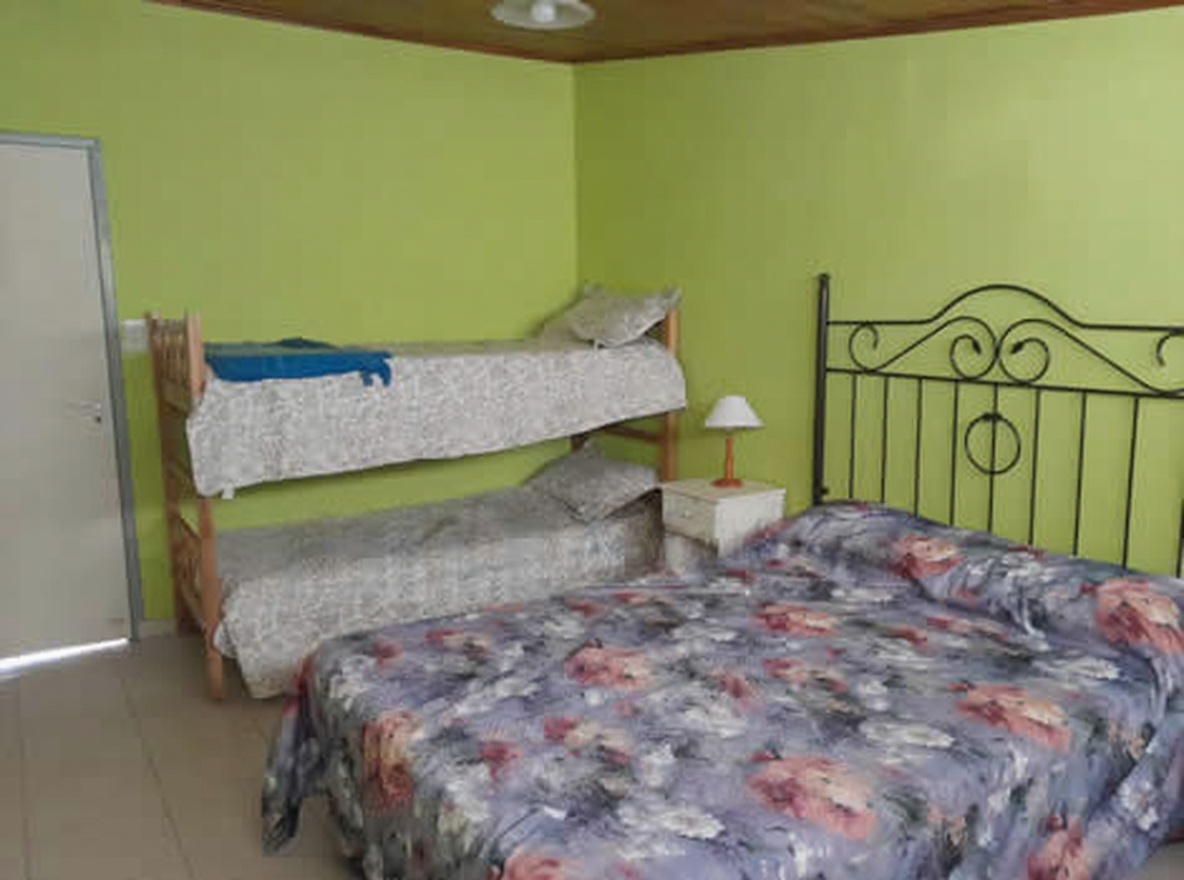 Departamentos con patio y parrilla a 150 metros del mar en Mar del Tuyú miniatura 4