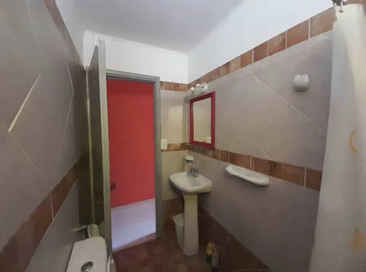 Departamentos con patio y parrilla a 150 metros del mar en Mar del Tuyú miniatura 9