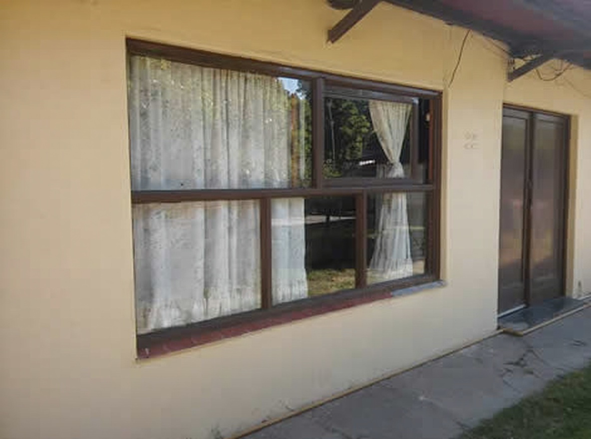 Departamentos para 4 y 6 personas en zona centro de Mar de Ajó miniatura 2