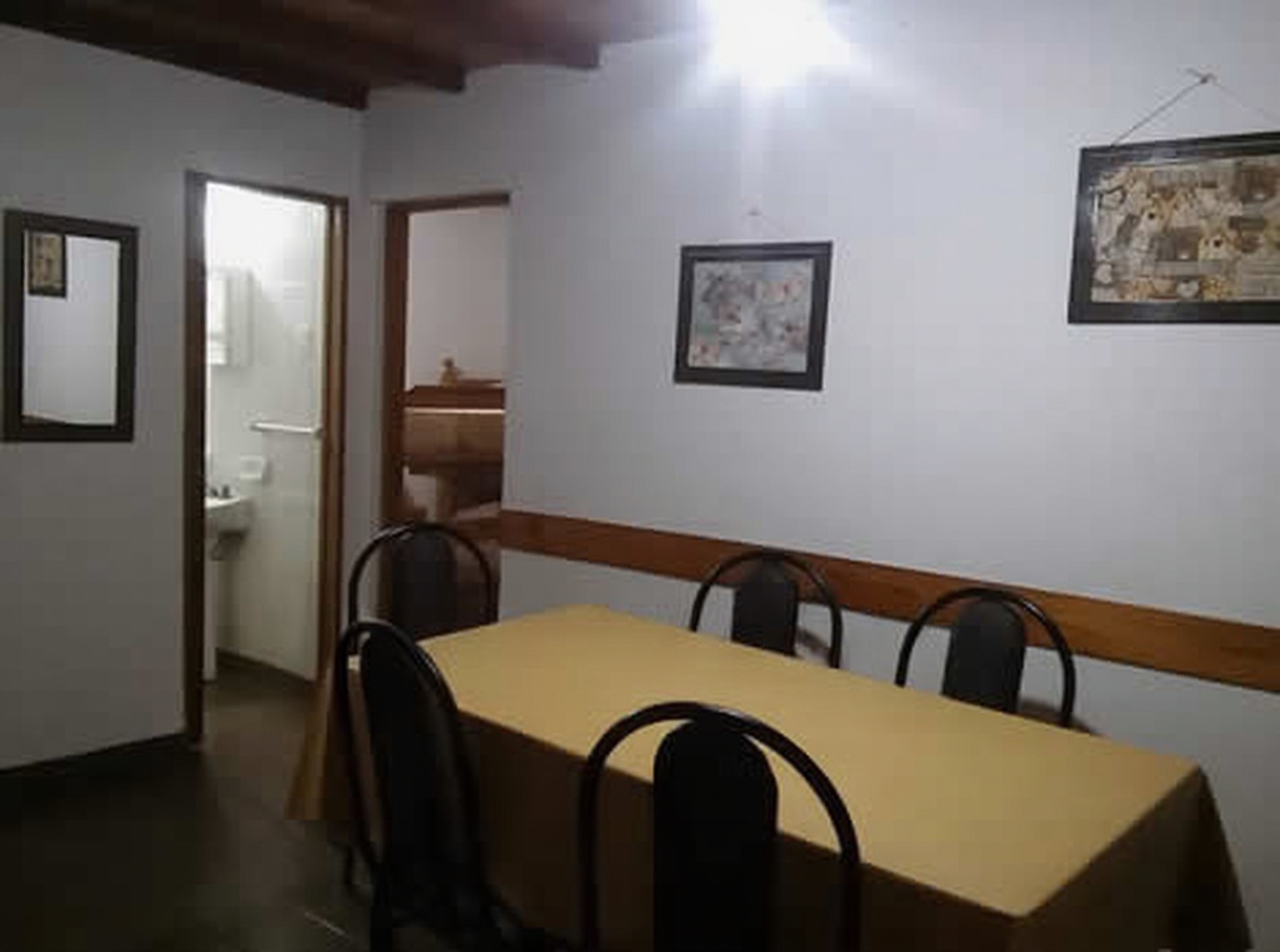 Departamentos para 4 y 6 personas en zona centro de Mar de Ajó miniatura 3