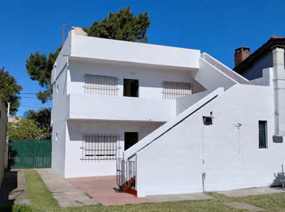 Departamentos con parque y parrilla a 200 metros del mar en Las Toninas miniatura 10