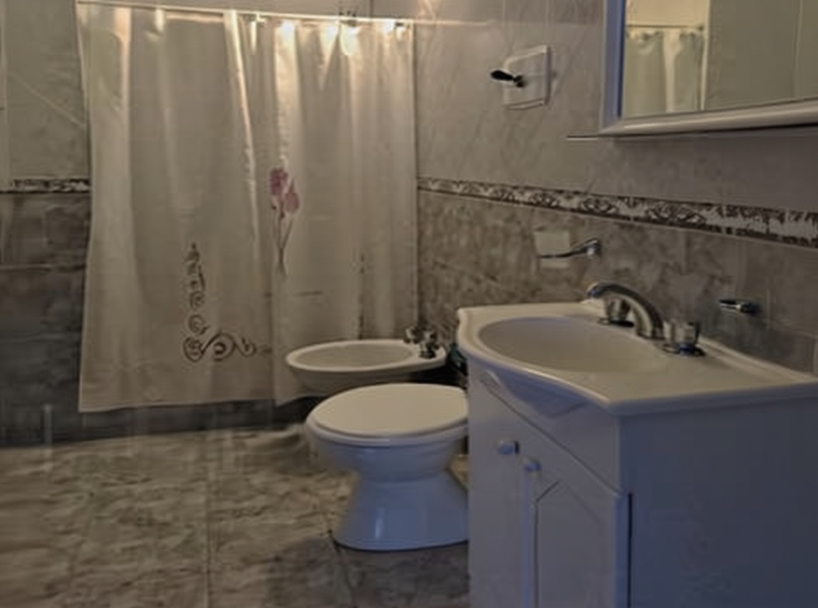 Departamentos con patio y parrilla frente al mar en Lucila del Mar miniatura 11