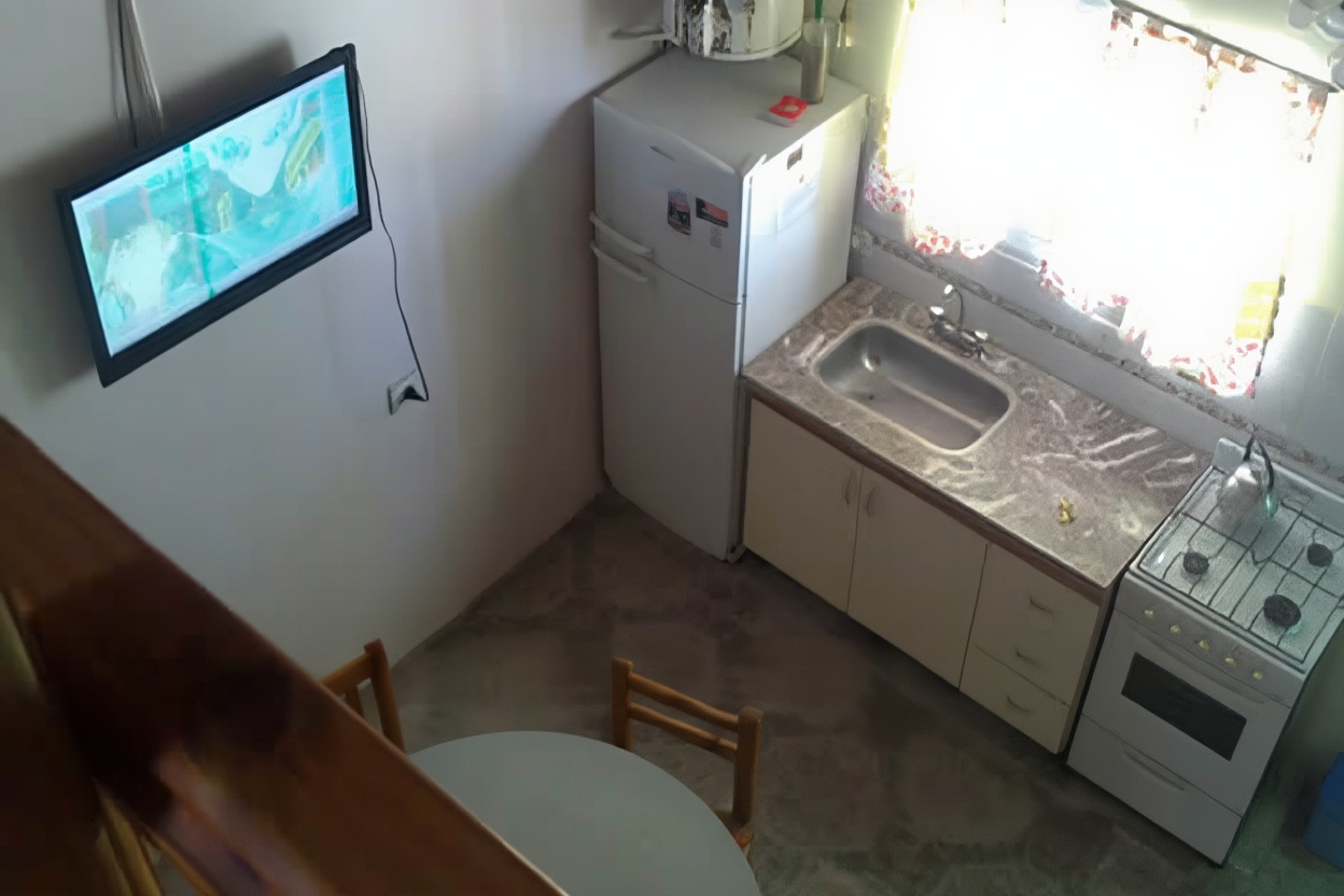 Chalet con patio y parrilla a 150 metros del mar en Mar del Tuyú miniatura 3