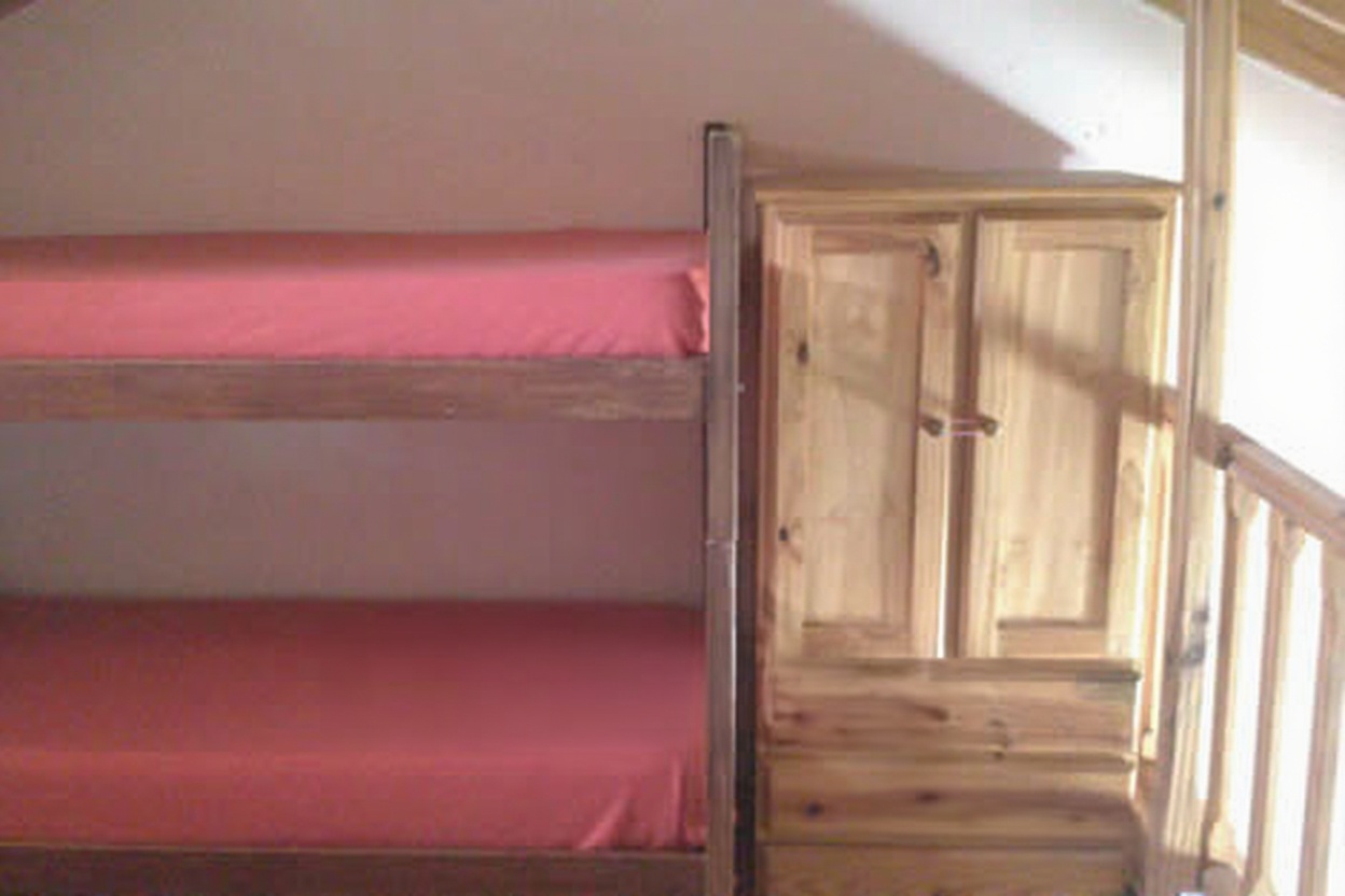 Chalet con patio y parrilla a 150 metros del mar en Mar del Tuyú miniatura 5