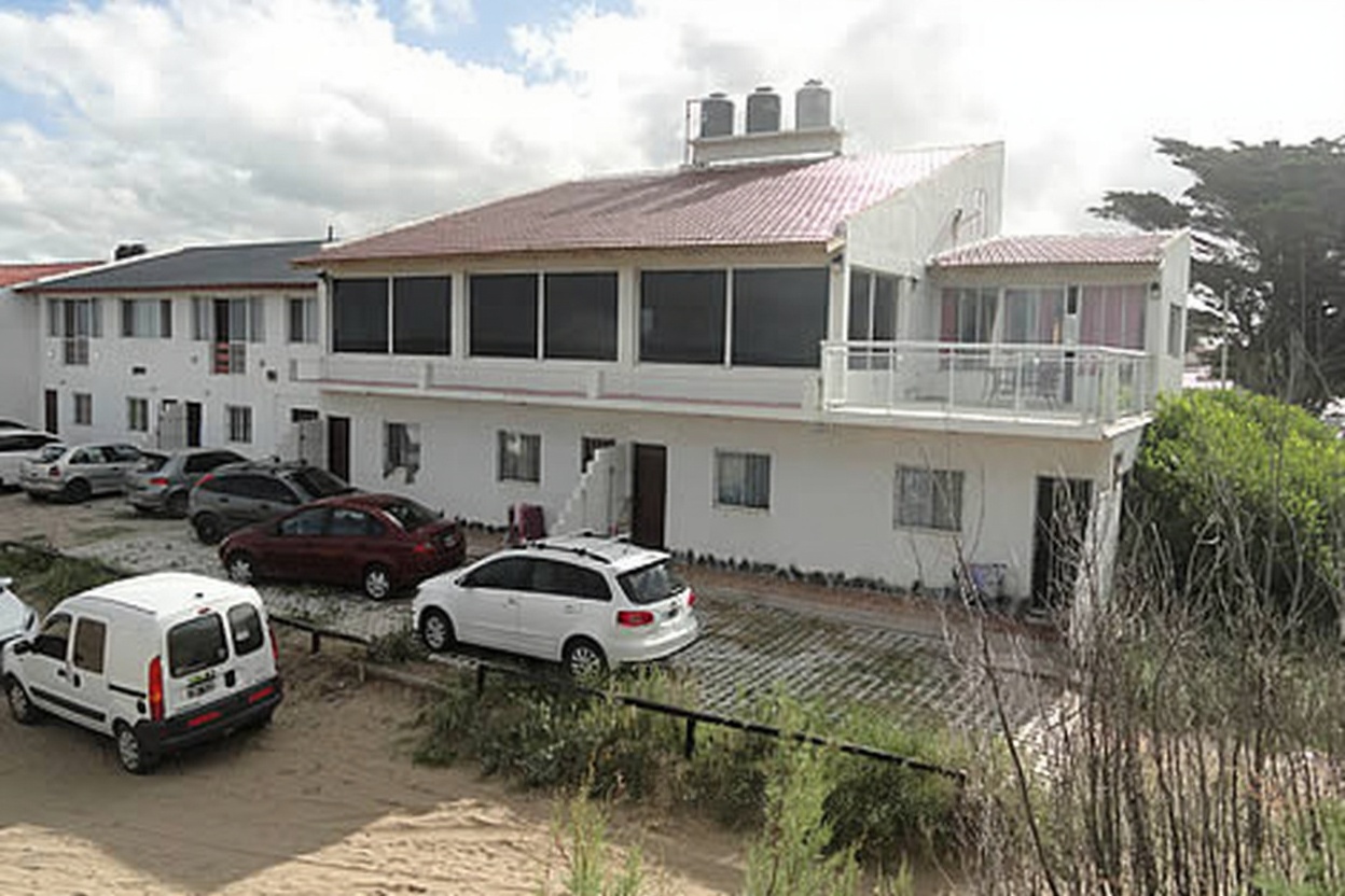 Dúplex con WiFi frente al mar en Mar del Tuyú foto 1