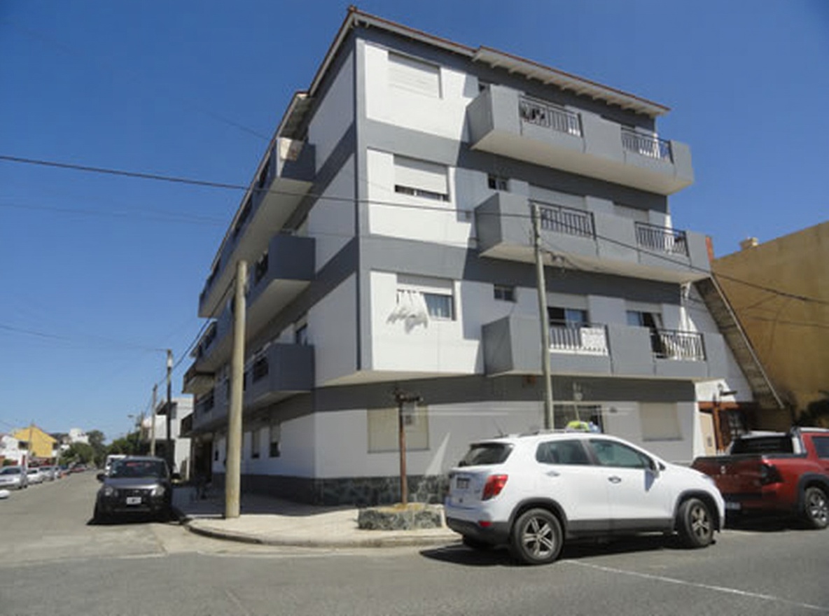 Departamentos con pileta y parrilla en Santa Teresita foto 1