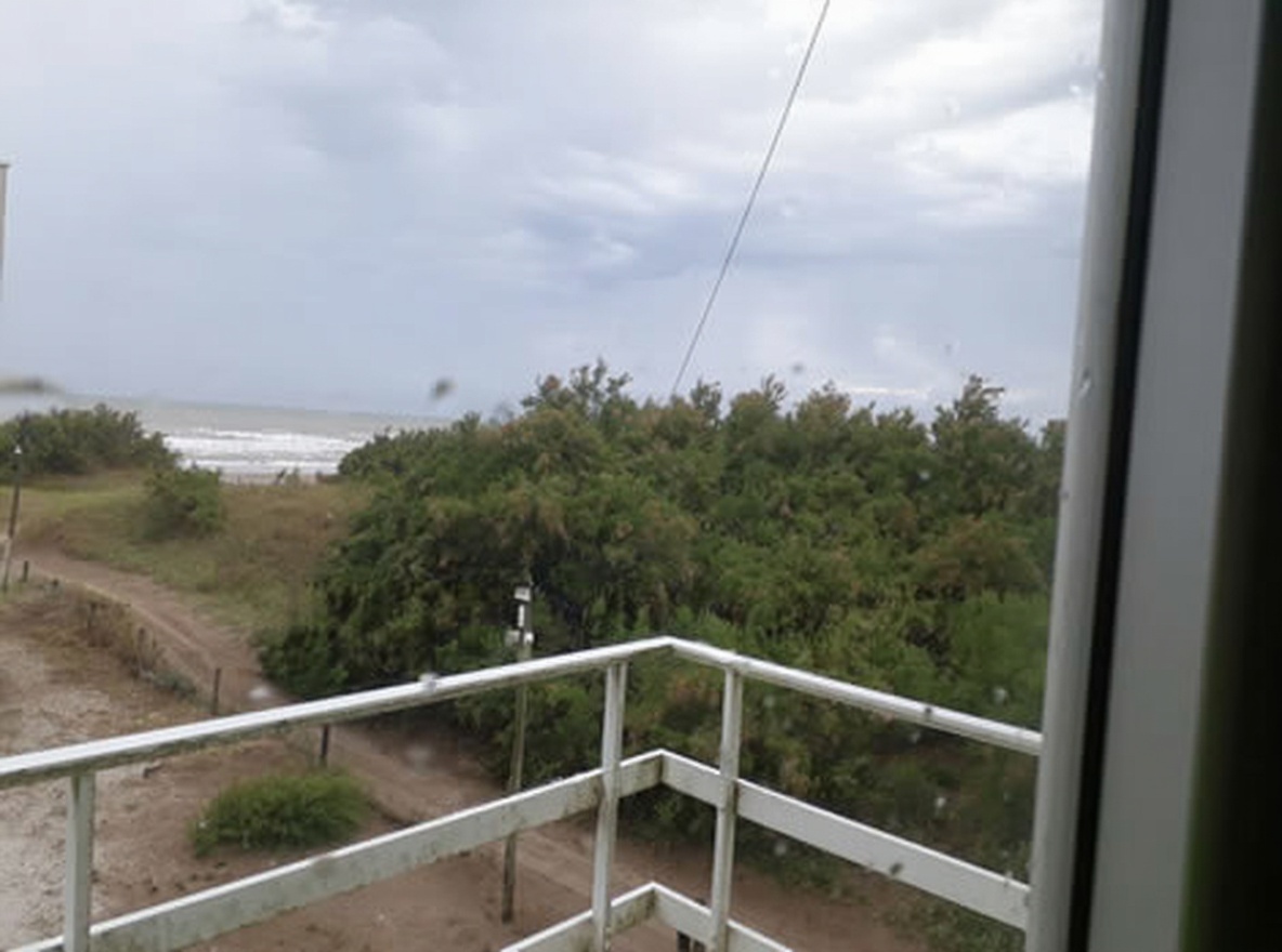 Departamentos con cochera y parrilla en San Clemente del Tuyú miniatura 8