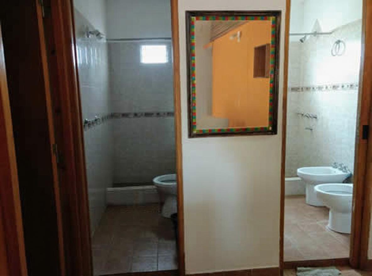 Departamento con cochera y parrilla a 100 metros del mar en Las Toninas miniatura 5