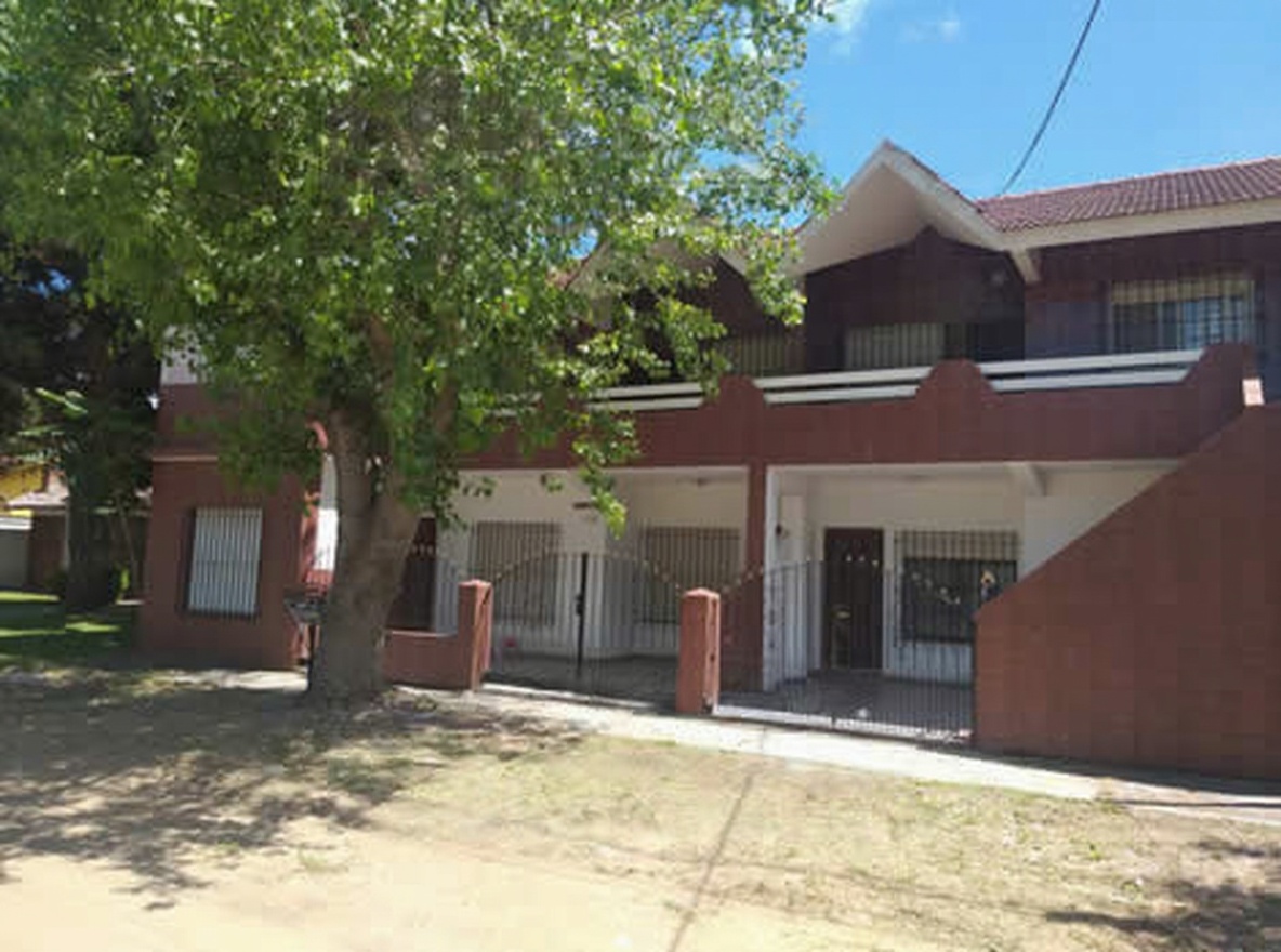 Departamento con parrilla a 2 cuadras del mar en Mar del Tuyú