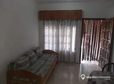 Departamento con parrilla a 2 cuadras del mar en Mar del Tuyú foto 4