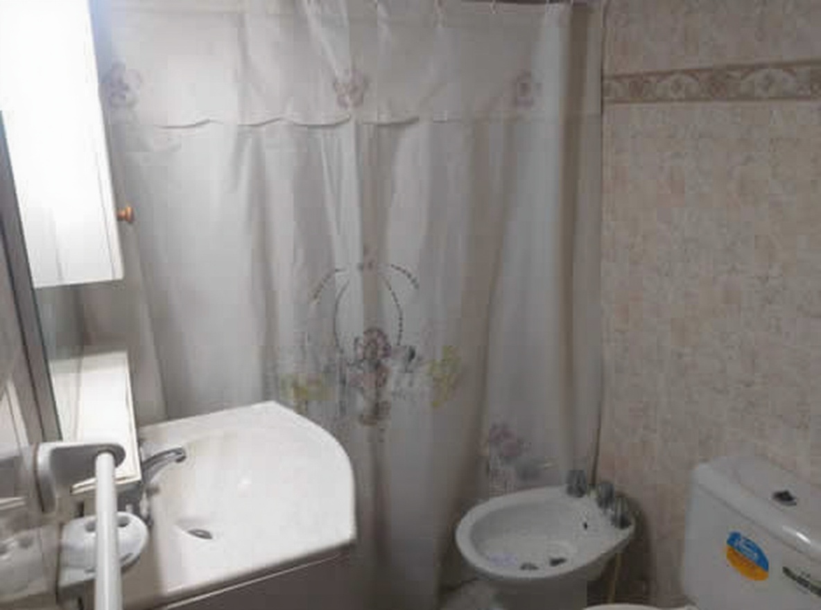 Departamento con parrilla a 2 cuadras del mar en Mar del Tuyú miniatura 7