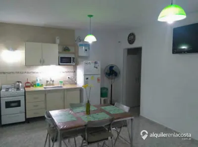 Departamento con patio y parrilla a 130 metros del mar en Mar del Tuyú foto 4