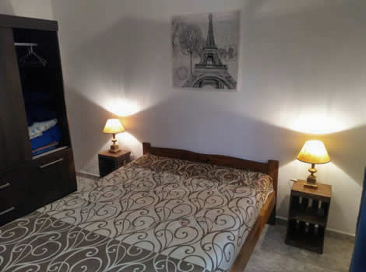 Departamento con patio y parrilla a 130 metros del mar en Mar del Tuyú miniatura 7